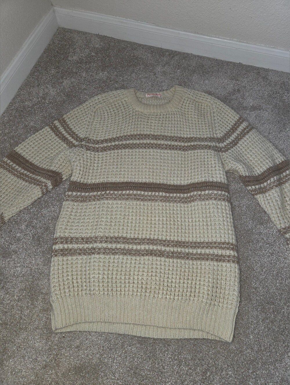 Fashion 100% WOOL SIZE LARGE Sweater